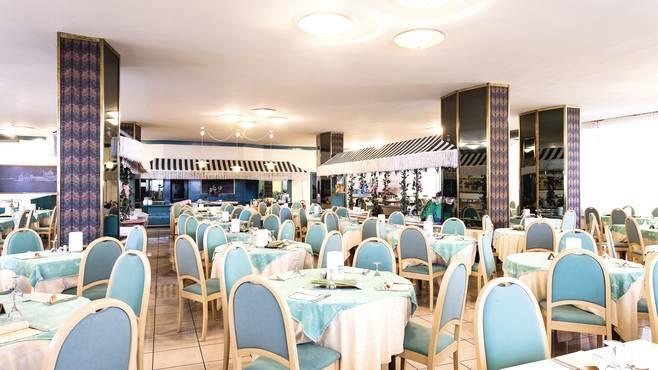 Hotel Ambasciatori Palace Lido di Jesolo Ngoại thất bức ảnh
