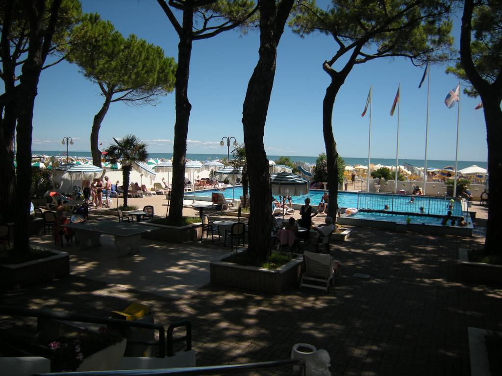 Hotel Ambasciatori Palace Lido di Jesolo Ngoại thất bức ảnh