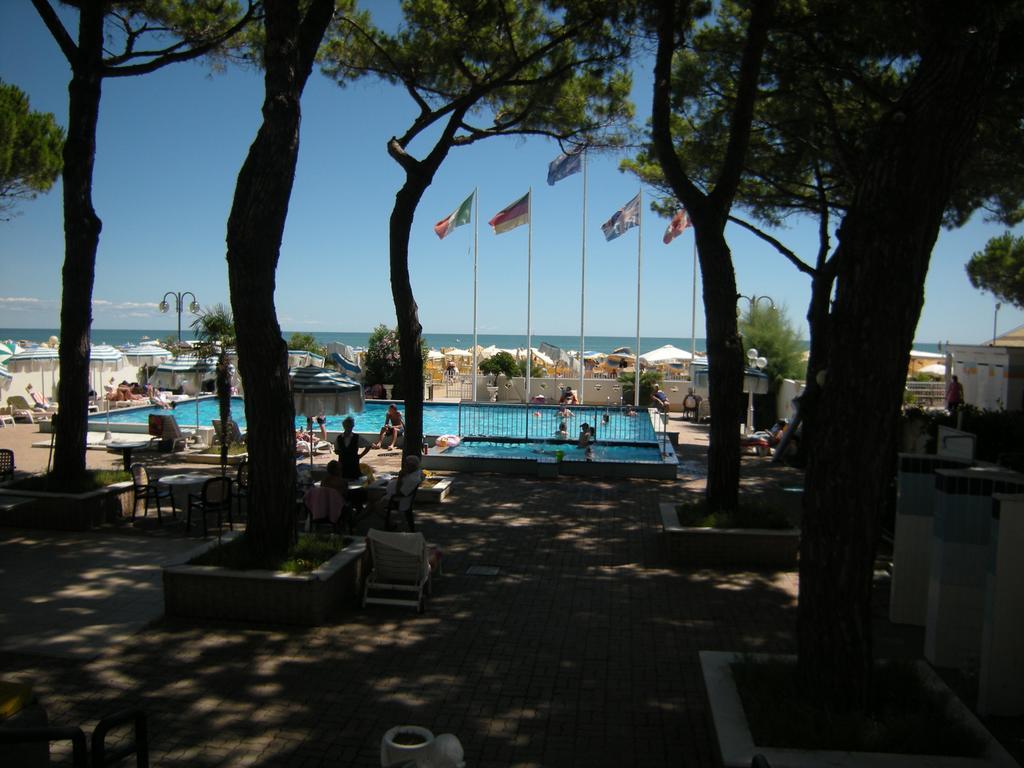 Hotel Ambasciatori Palace Lido di Jesolo Ngoại thất bức ảnh