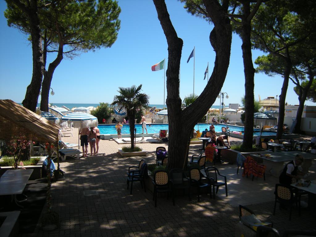Hotel Ambasciatori Palace Lido di Jesolo Ngoại thất bức ảnh